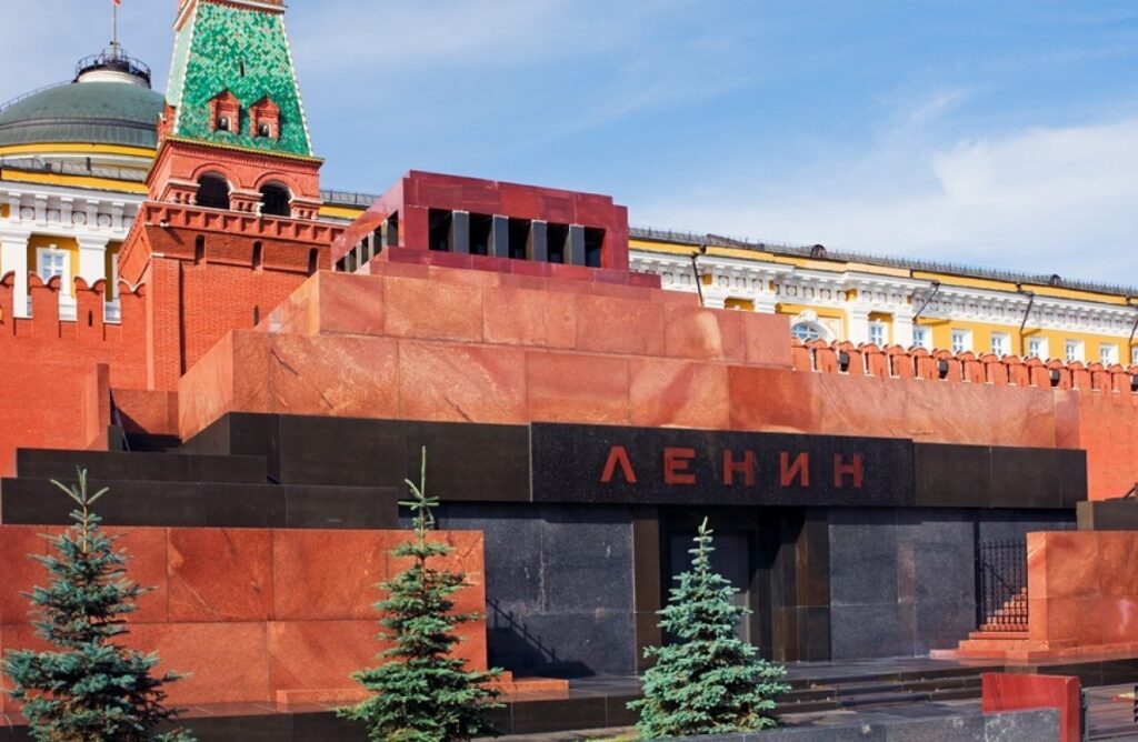 мавзолей Ленина из кварцита 